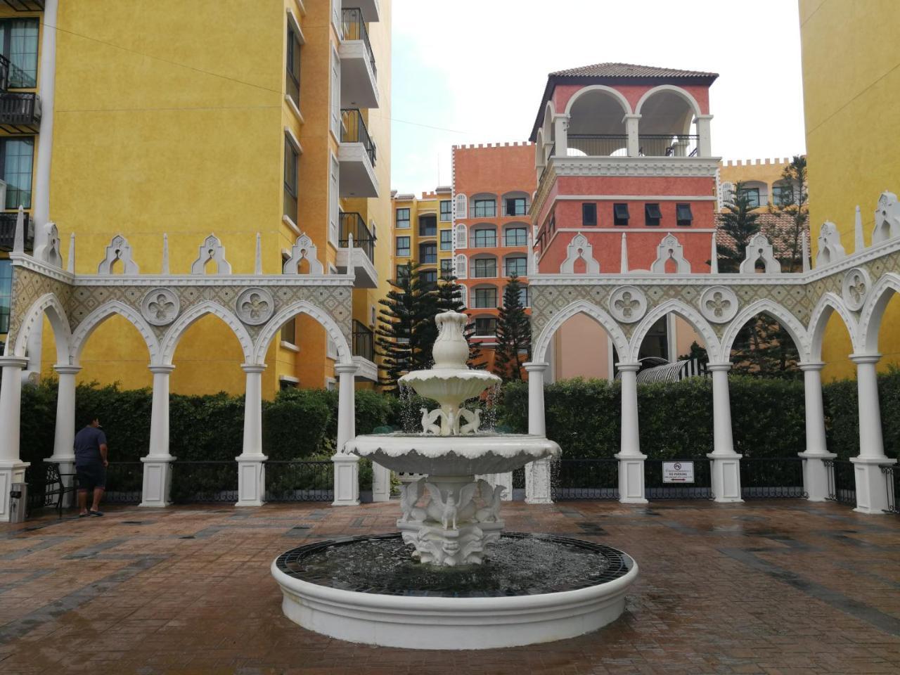 Venetian Poseidon Pool Hotel ジョムティエンビーチ エクステリア 写真