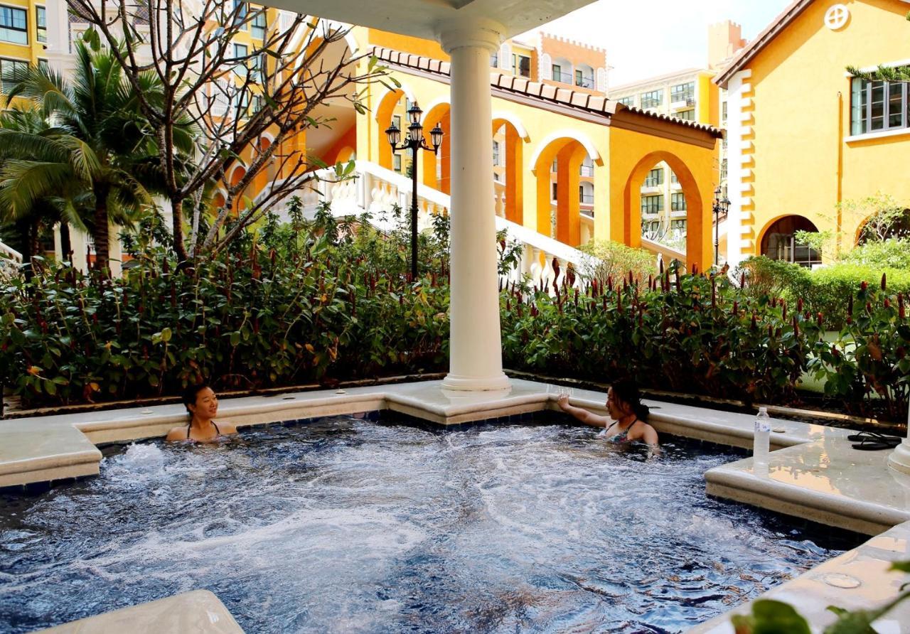 Venetian Poseidon Pool Hotel ジョムティエンビーチ エクステリア 写真