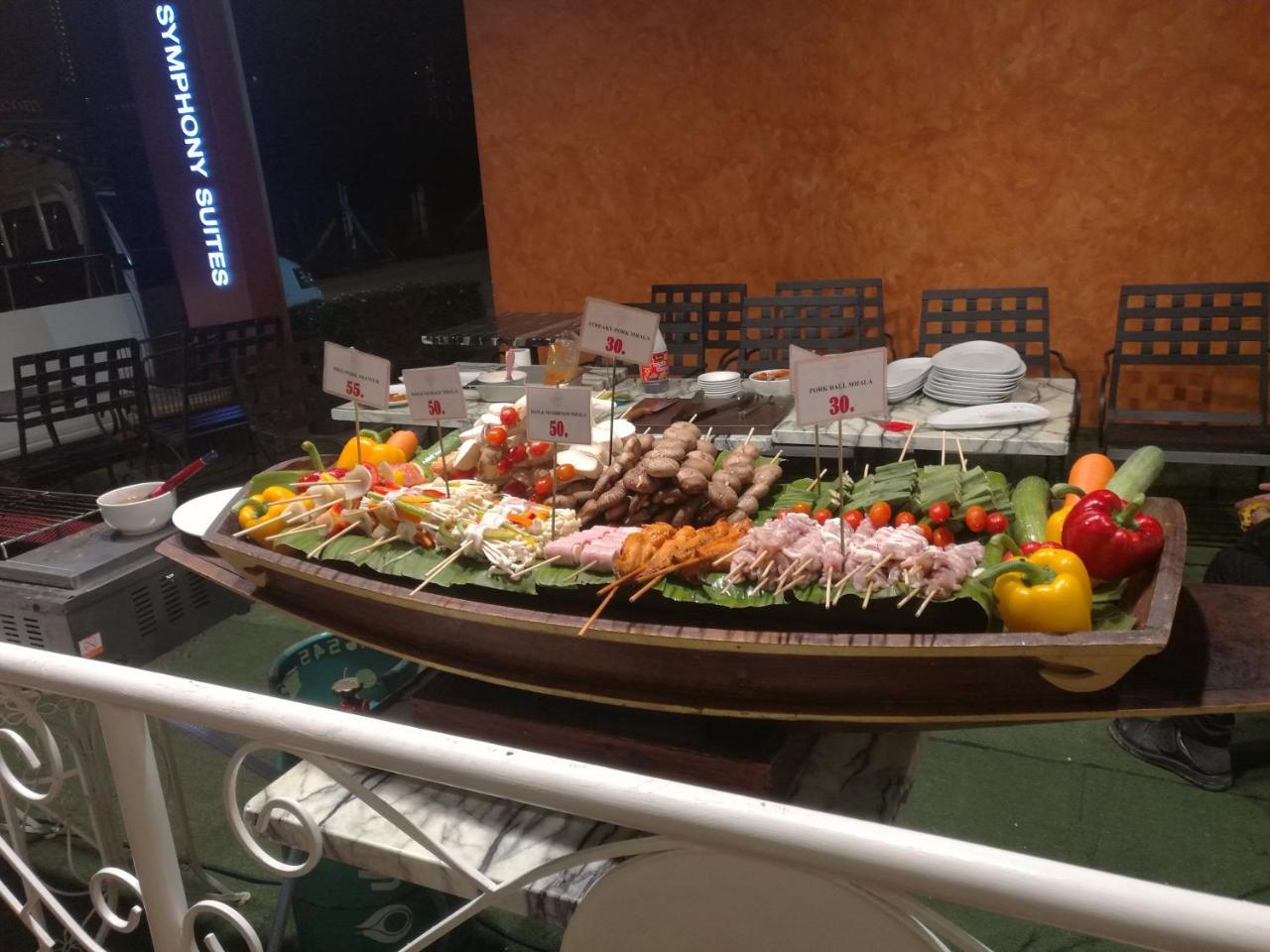 Venetian Poseidon Pool Hotel ジョムティエンビーチ エクステリア 写真